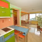 Dias *