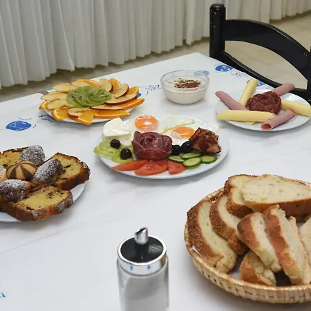 Dias Apartahotel *